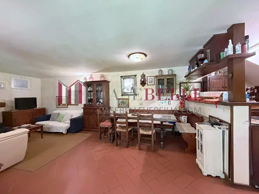 Immagine 2 di Casa bifamiliare in vendita  a Camaiore