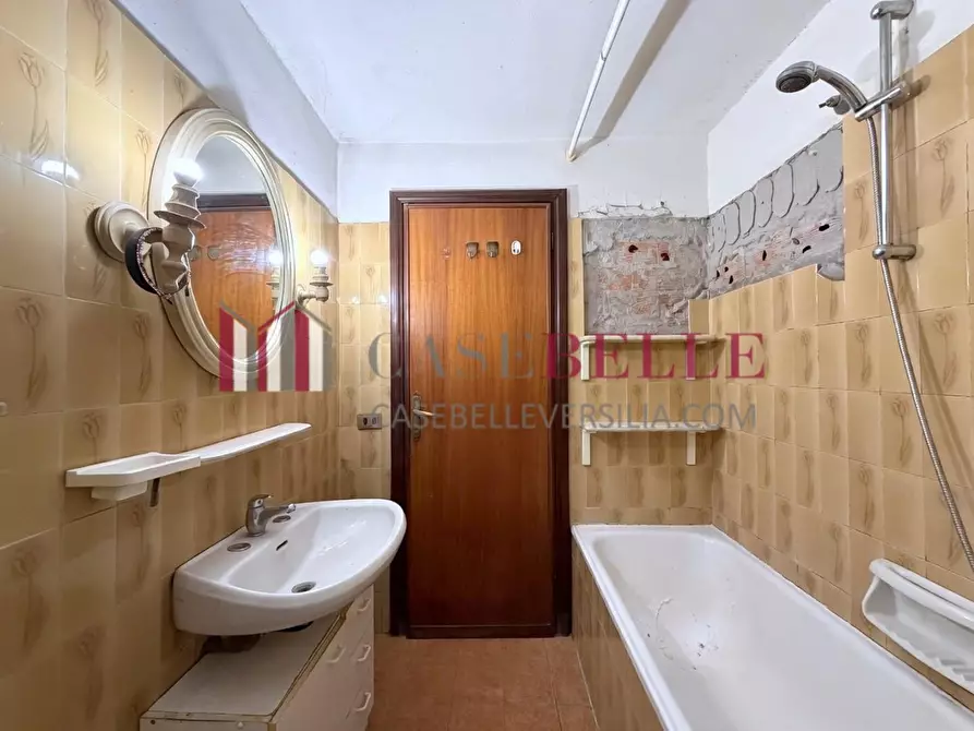 Immagine 12 di Casa bifamiliare in vendita  a Camaiore