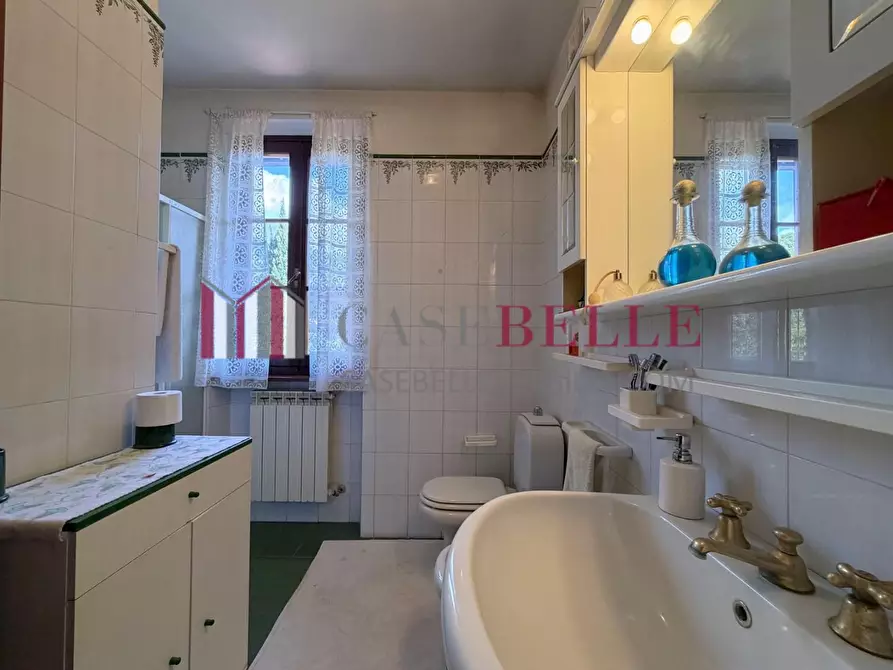 Immagine 28 di Casa bifamiliare in vendita  a Camaiore