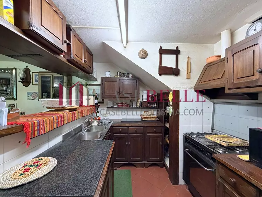Immagine 8 di Casa bifamiliare in vendita  a Camaiore