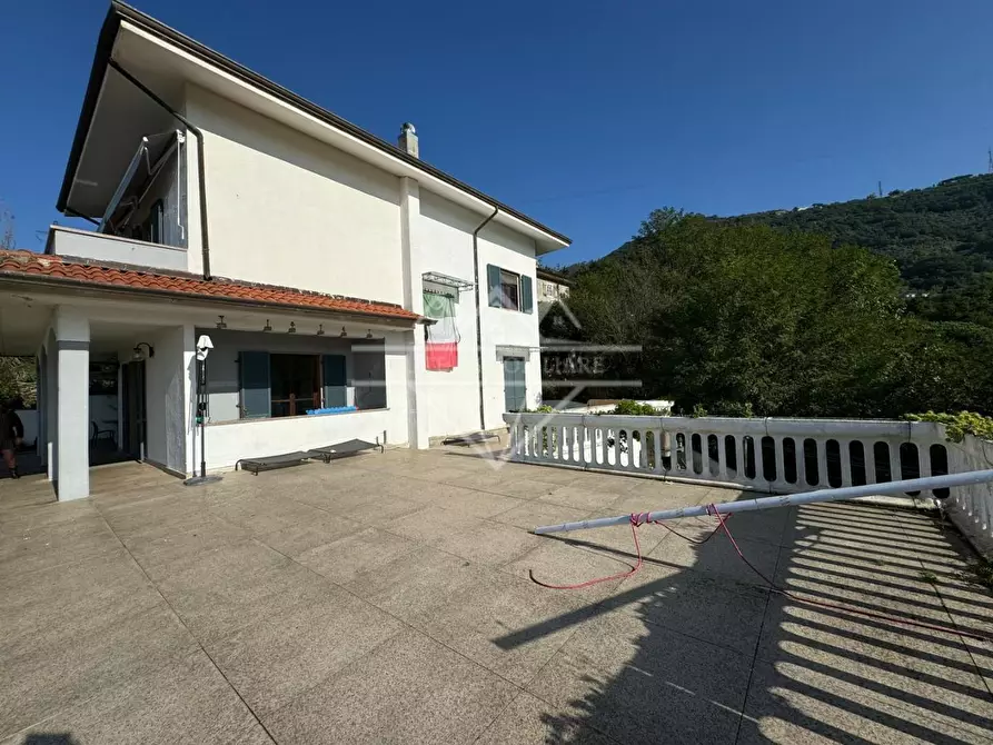 Immagine 16 di Villa in vendita  a Carrara