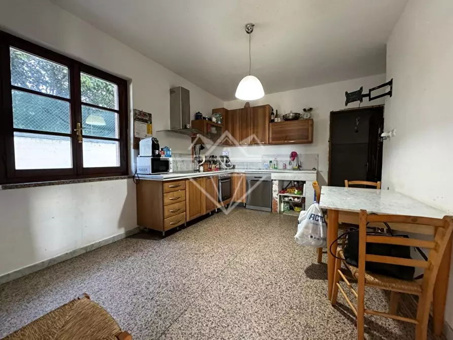 Immagine 5 di Villa in vendita  a Carrara