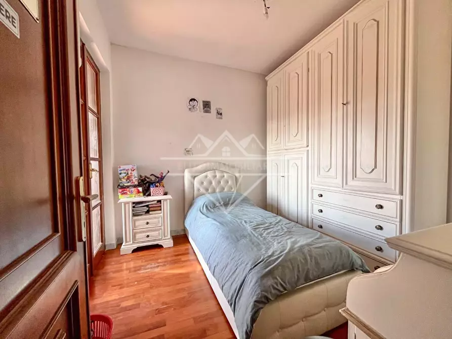 Immagine 8 di Villa in vendita  a Carrara