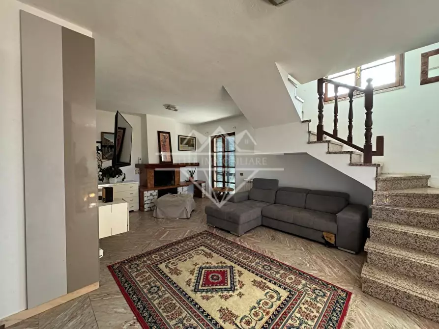 Immagine 3 di Villa in vendita  a Carrara