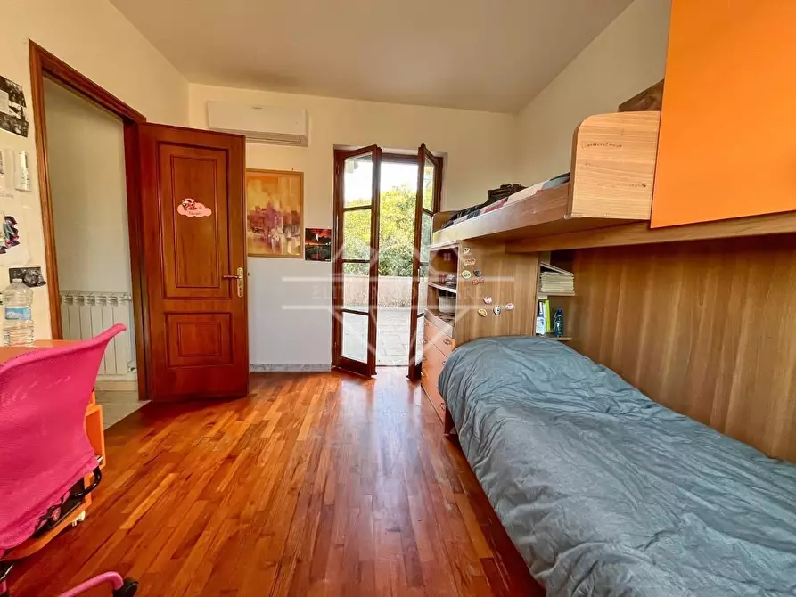 Immagine 7 di Villa in vendita  a Carrara