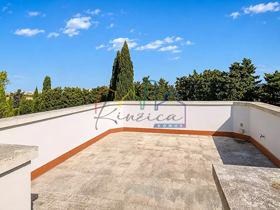 Immagine 37 di Villa in vendita  a Livorno