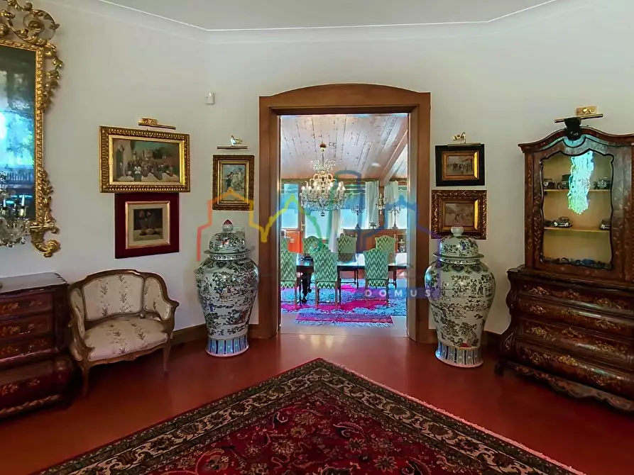 Immagine 11 di Villa in vendita  a Livorno