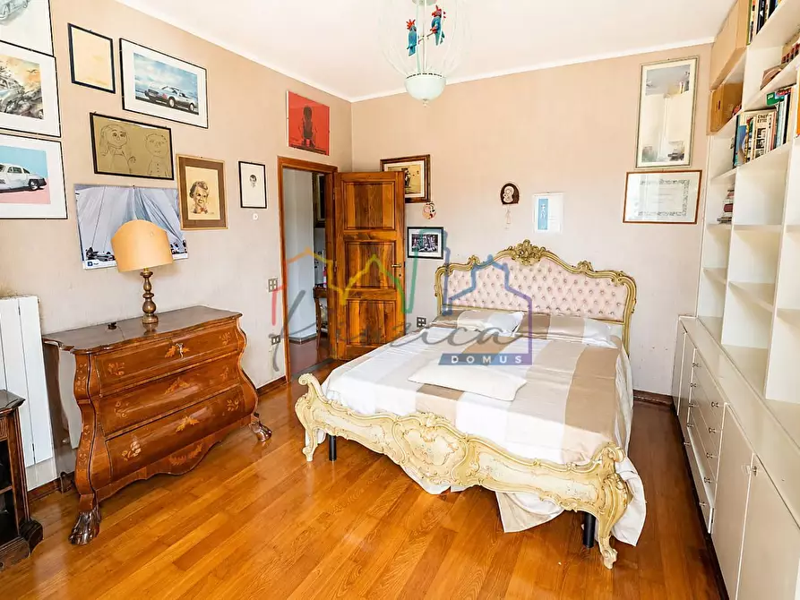 Immagine 33 di Villa in vendita  a Livorno