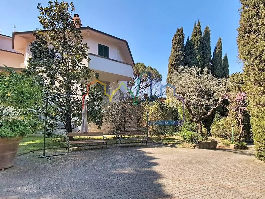 Immagine 23 di Villa in vendita  a Livorno