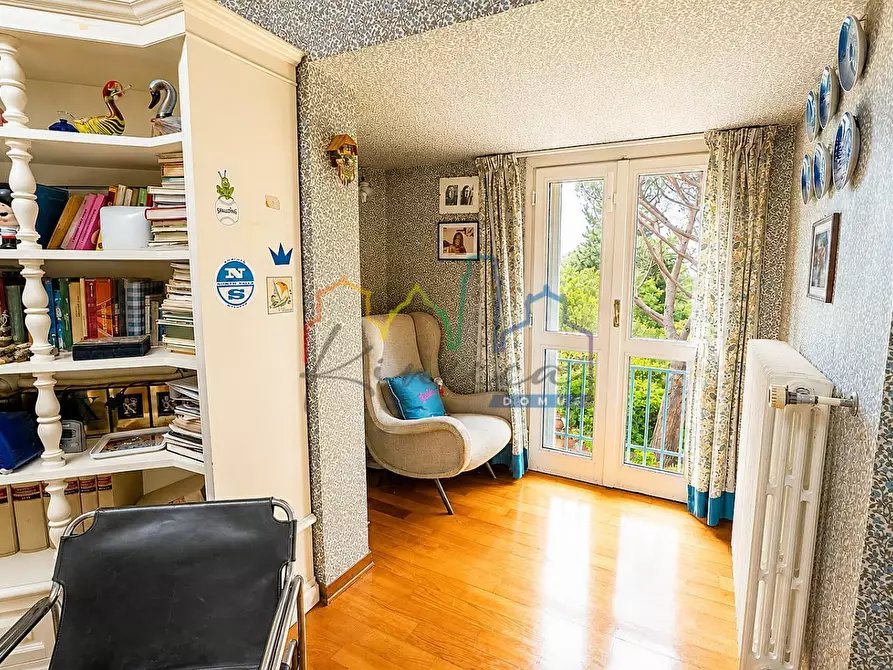 Immagine 28 di Villa in vendita  a Livorno