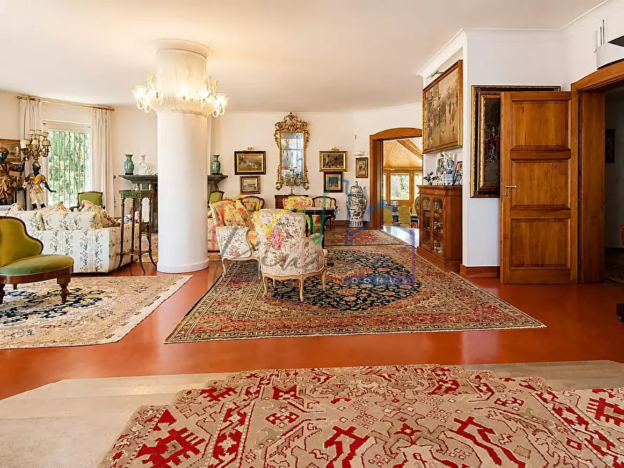 Immagine 13 di Villa in vendita  a Livorno