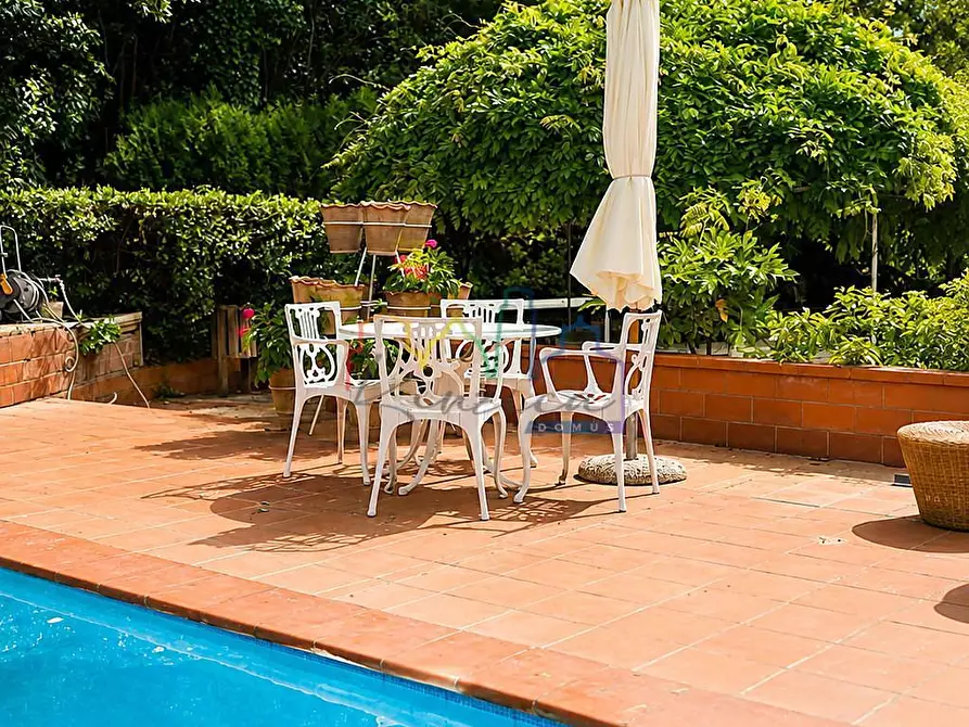 Immagine 48 di Villa in vendita  a Livorno