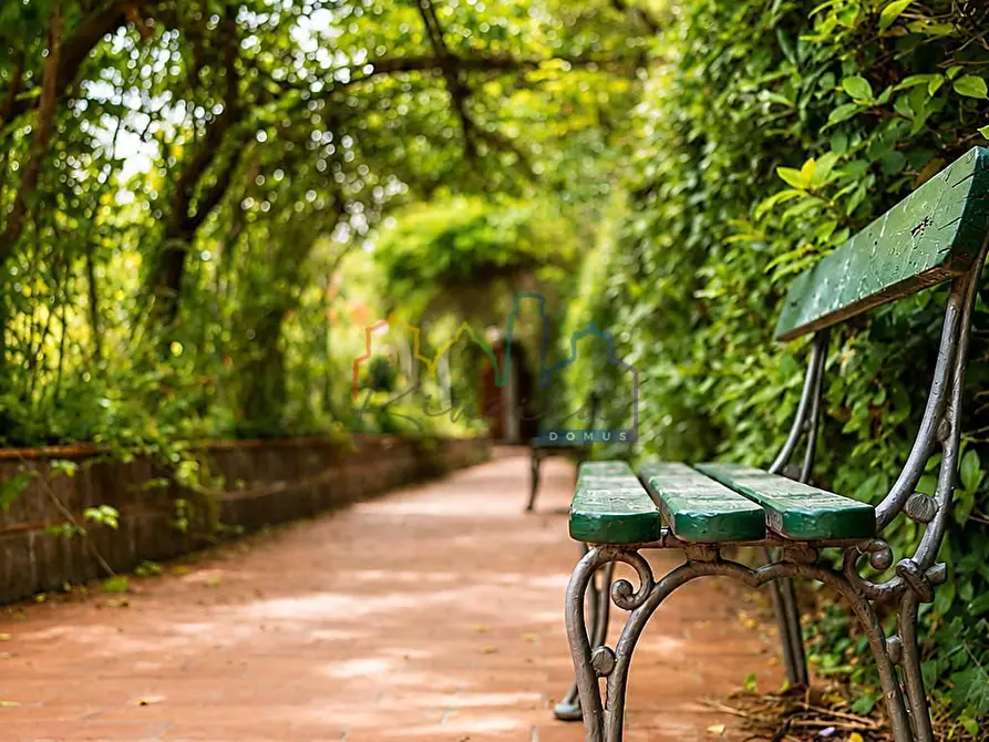 Immagine 45 di Villa in vendita  a Livorno