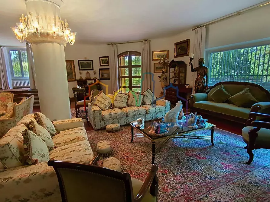 Immagine 7 di Villa in vendita  a Livorno