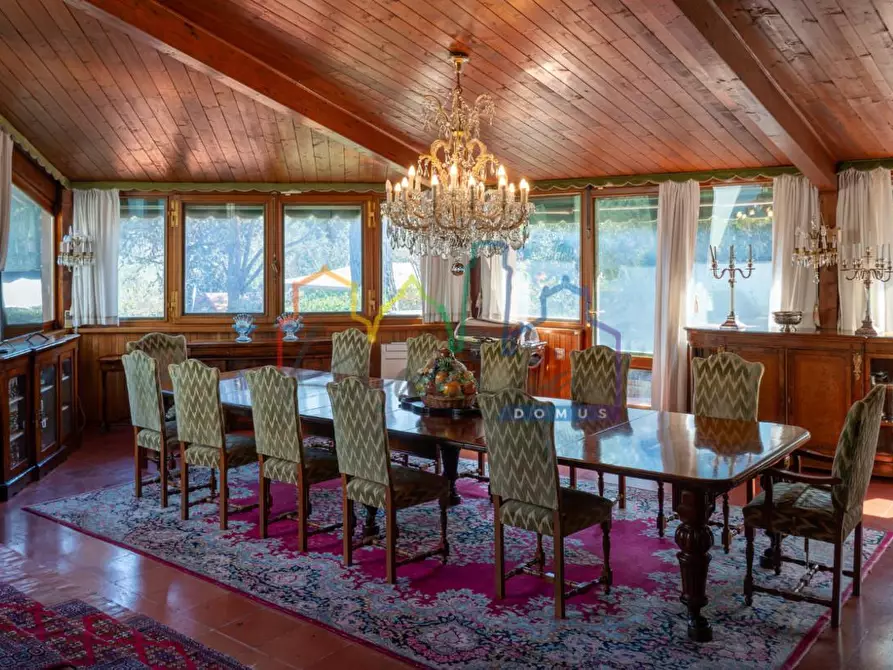 Immagine 12 di Villa in vendita  a Livorno