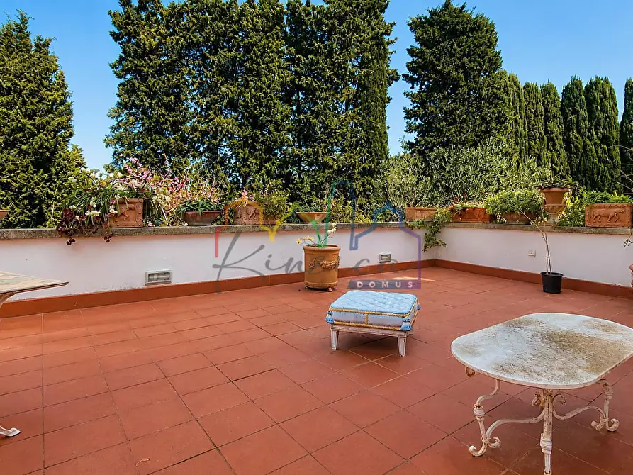 Immagine 10 di Villa in vendita  a Livorno