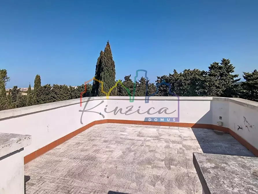 Immagine 51 di Villa in vendita  a Livorno