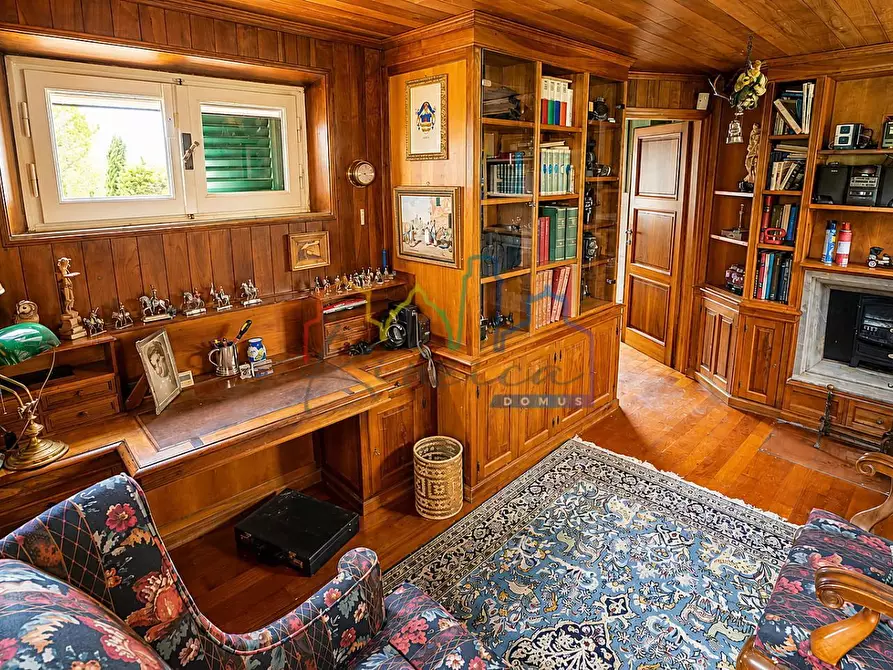 Immagine 36 di Villa in vendita  a Livorno