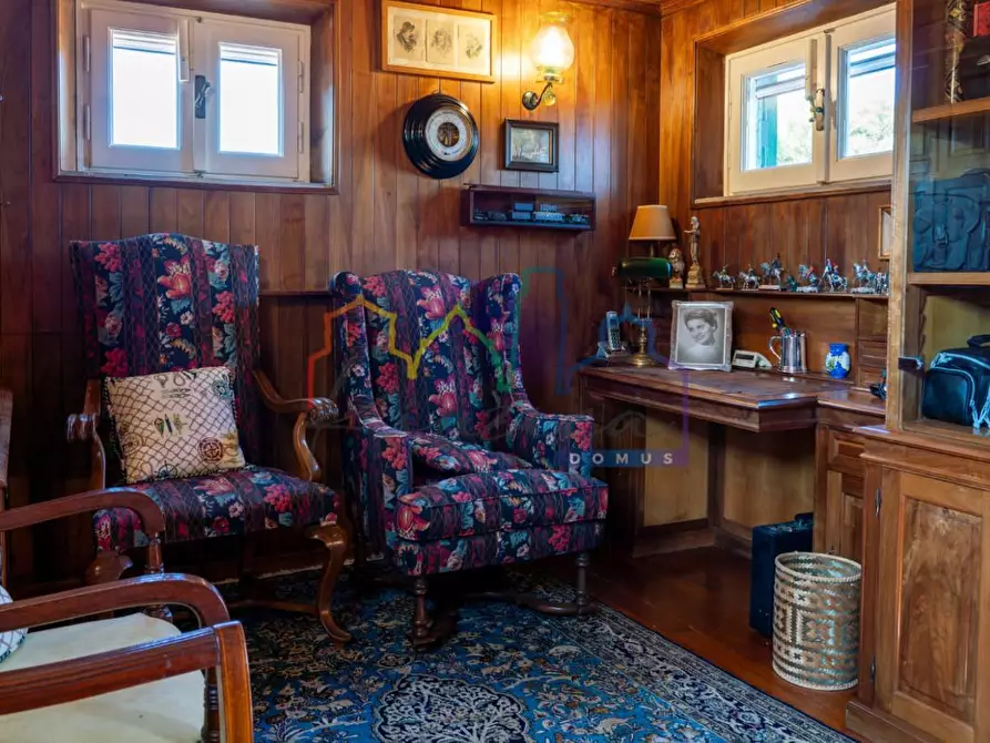 Immagine 50 di Villa in vendita  a Livorno