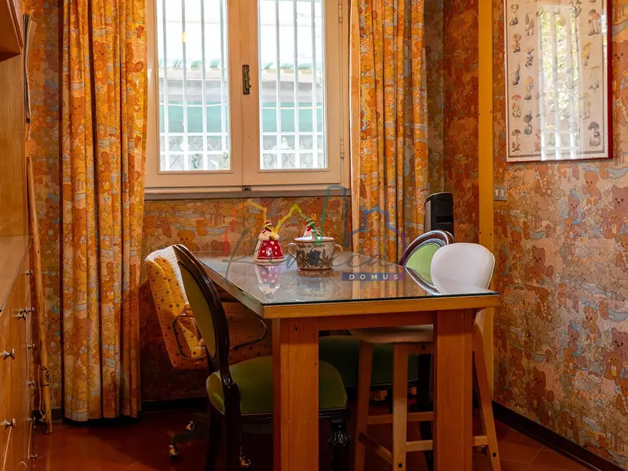 Immagine 15 di Villa in vendita  a Livorno