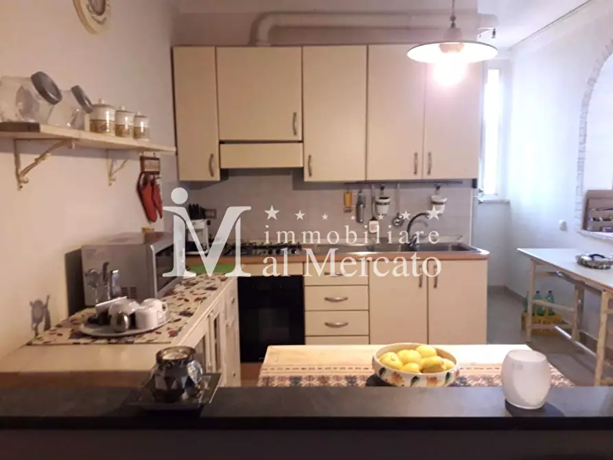 Immagine 8 di Appartamento in vendita  a Lucca