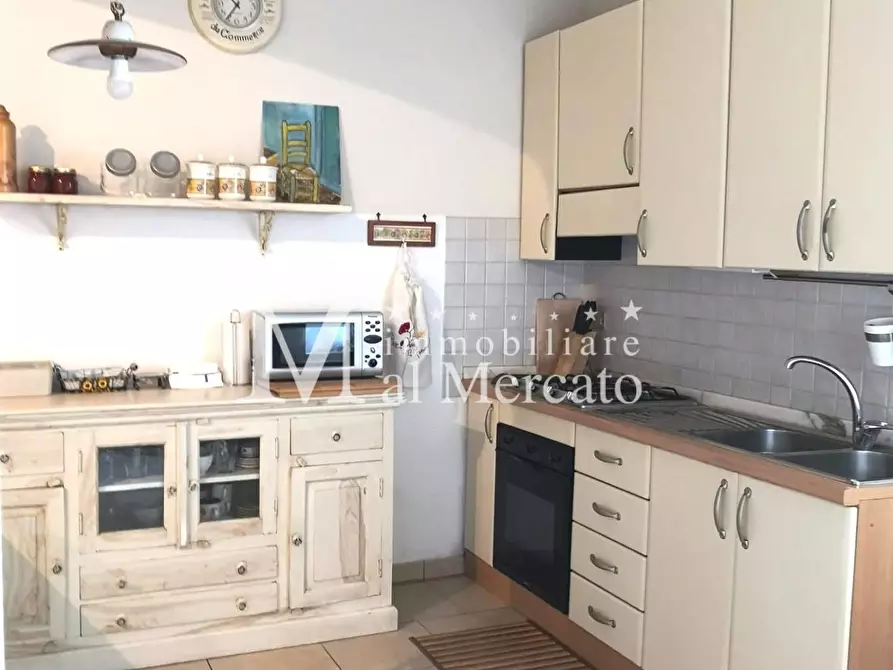 Immagine 7 di Appartamento in vendita  a Lucca