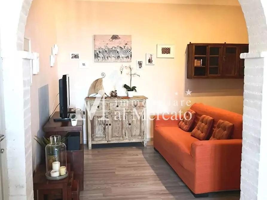 Immagine 5 di Appartamento in vendita  a Lucca