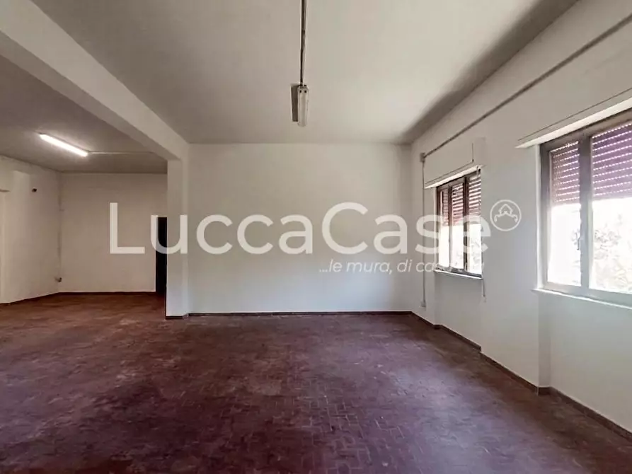 Immagine 12 di Laboratorio in vendita  a Lucca