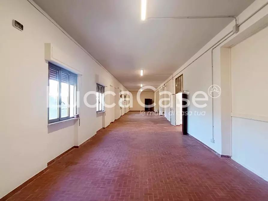 Immagine 5 di Laboratorio in vendita  a Lucca