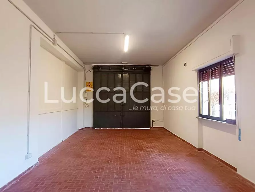 Immagine 7 di Laboratorio in vendita  a Lucca