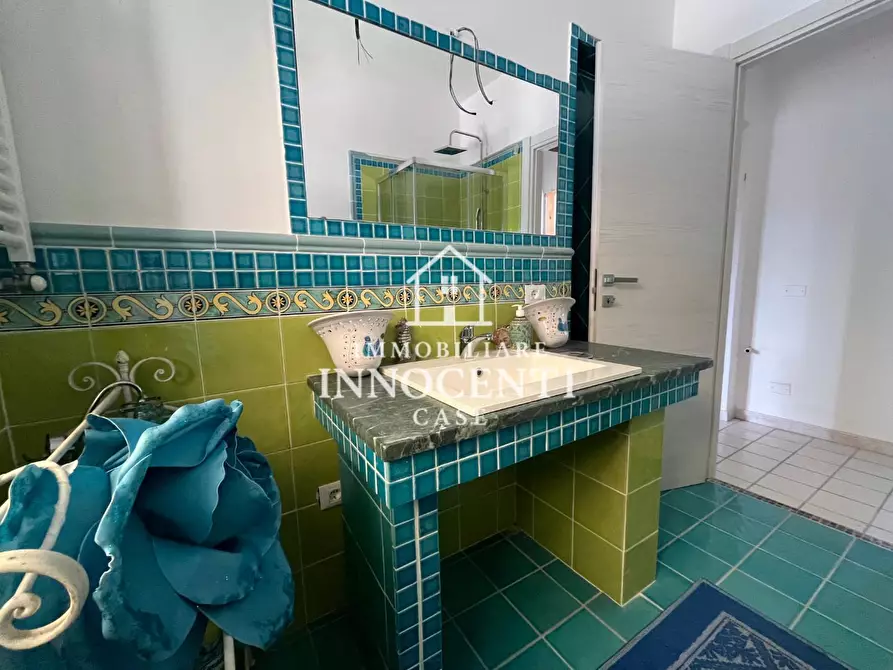 Immagine 16 di Casa indipendente in vendita  a Massa