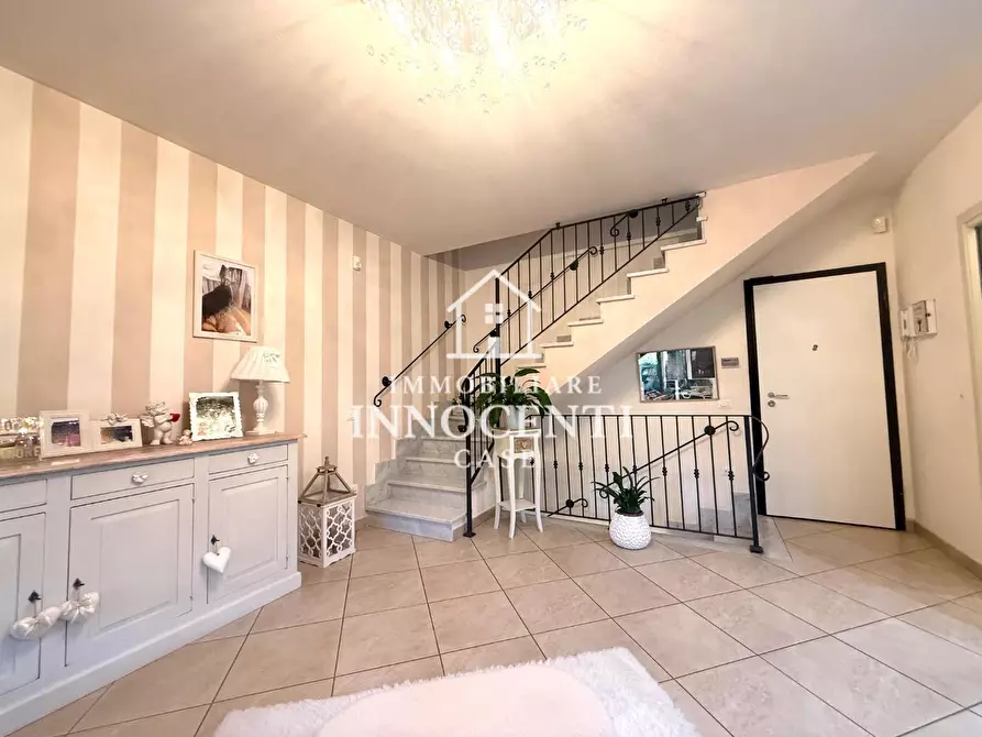 Immagine 15 di Villetta a schiera in vendita  a Massa