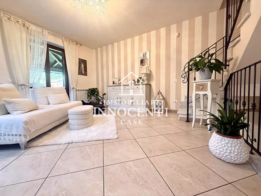 Immagine 19 di Villetta a schiera in vendita  a Massa