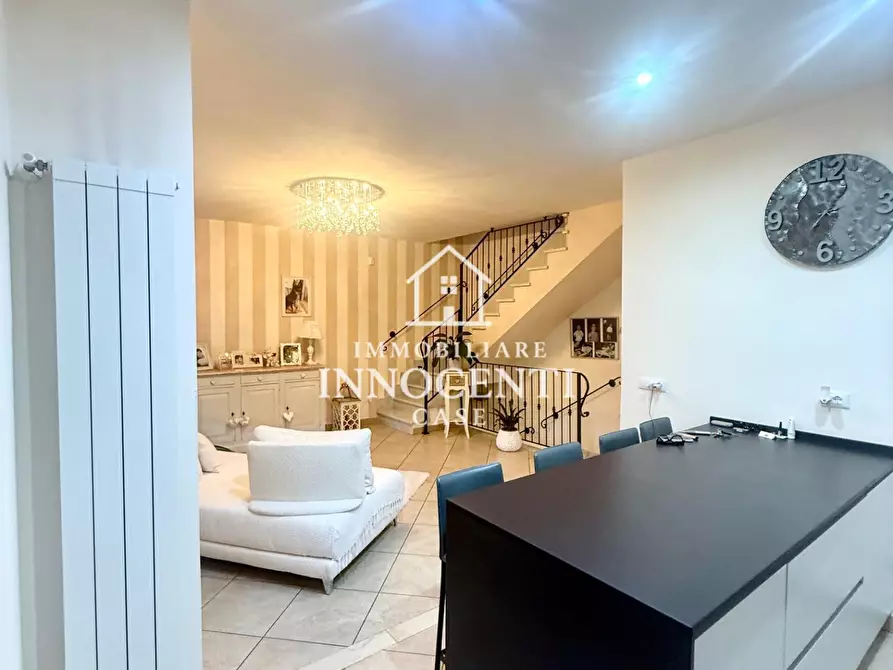 Immagine 16 di Villetta a schiera in vendita  a Massa