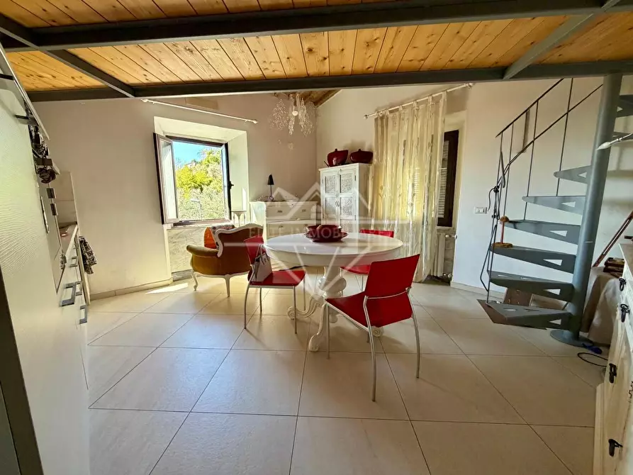 Immagine 1 di Appartamento in vendita  a Carrara