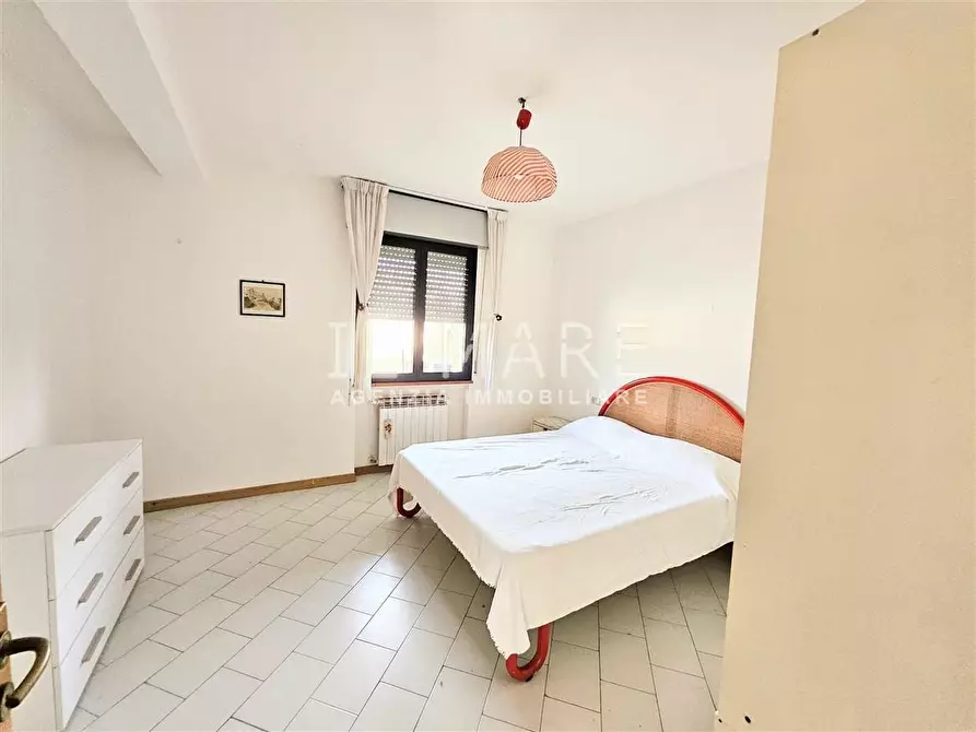 Immagine 12 di Appartamento in vendita  a Massa