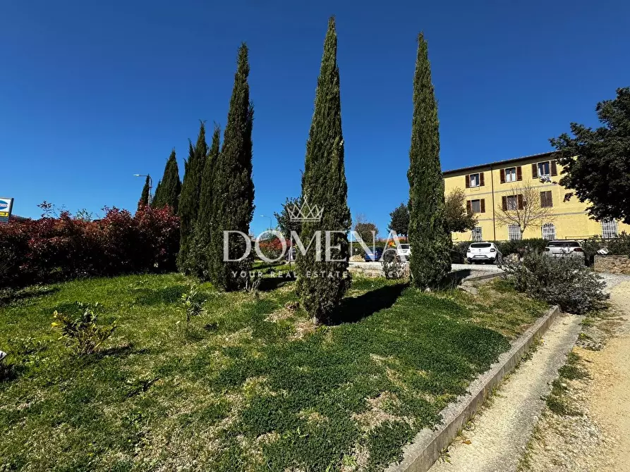 Immagine 36 di Appartamento in vendita  a Siena