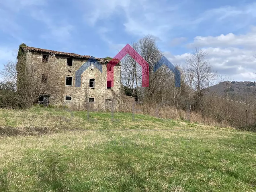Immagine 4 di Rustico / casale in vendita  a Castiglione Di Garfagnana