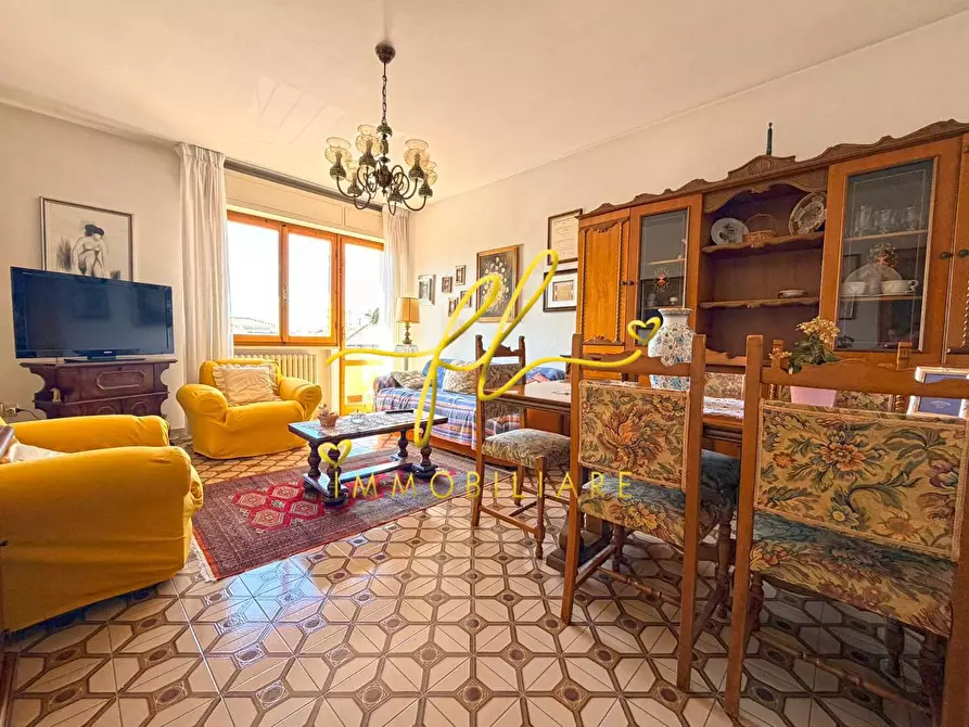 Immagine 2 di Appartamento in vendita  a Cecina