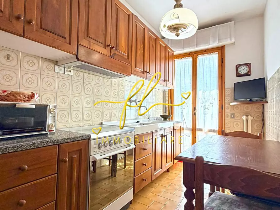 Immagine 10 di Appartamento in vendita  a Cecina