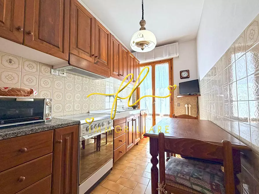 Immagine 9 di Appartamento in vendita  a Cecina