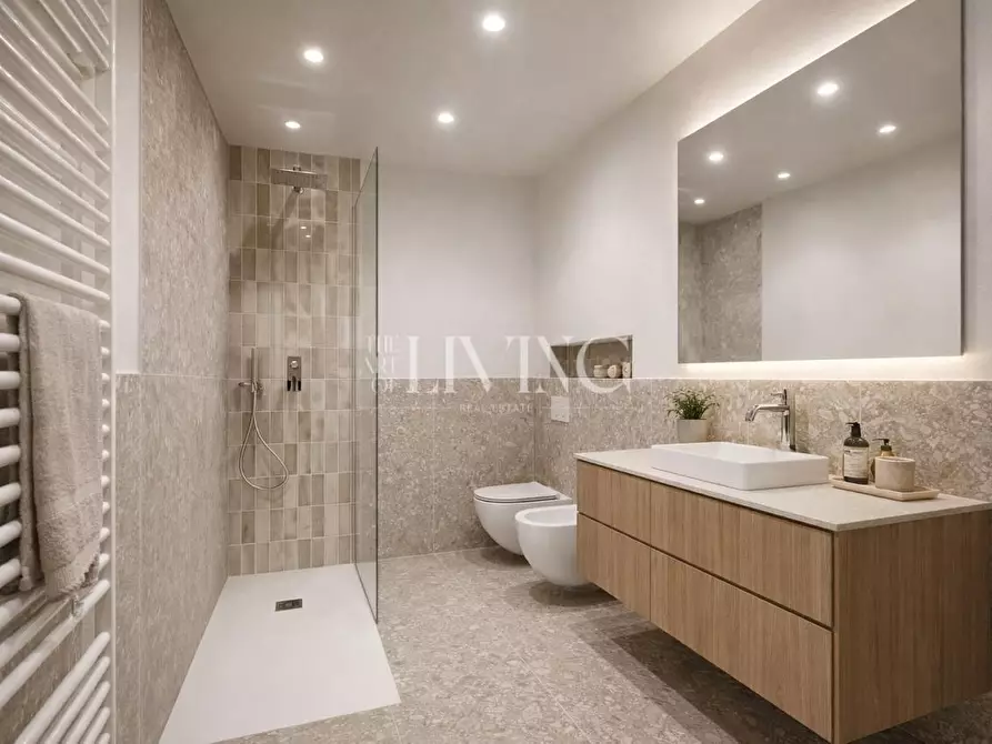 Immagine 3 di Appartamento in vendita  a Lucca