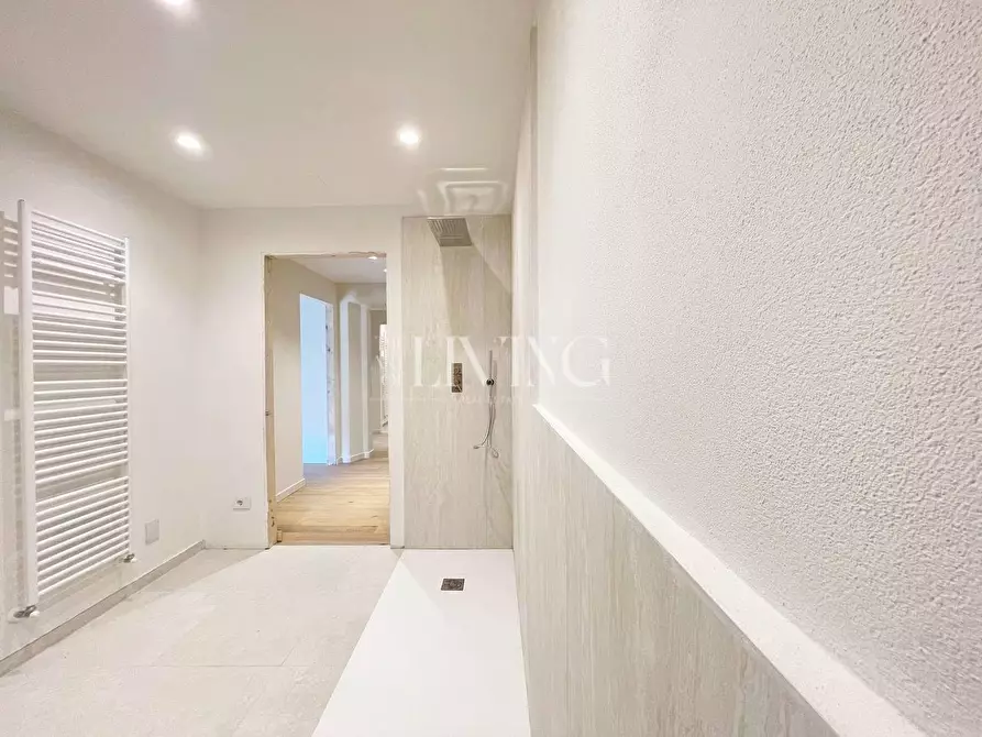 Immagine 20 di Appartamento in vendita  a Lucca