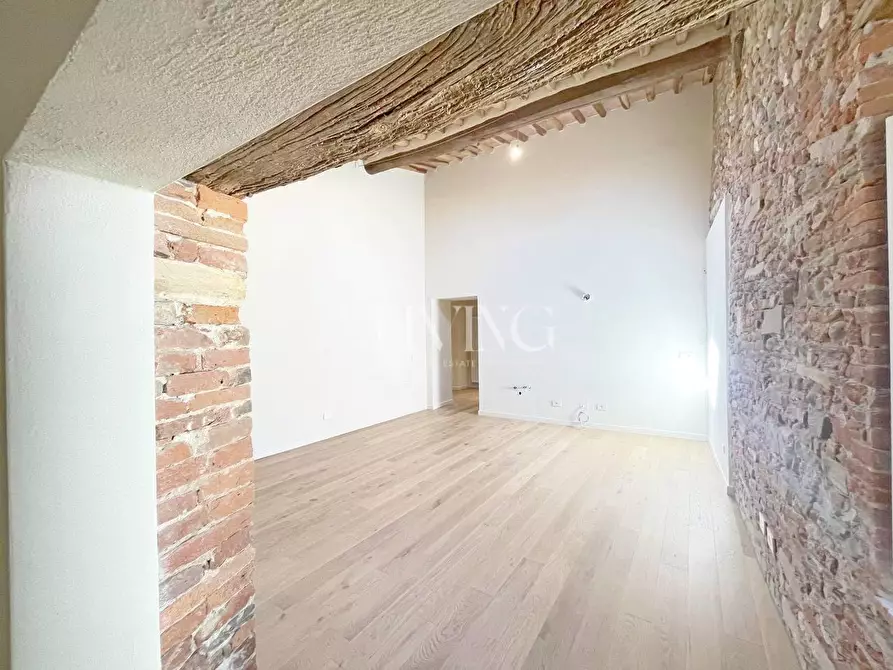 Immagine 10 di Appartamento in vendita  a Lucca