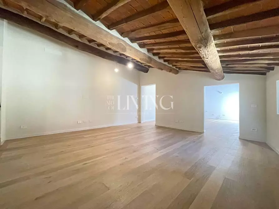 Immagine 7 di Appartamento in vendita  a Lucca