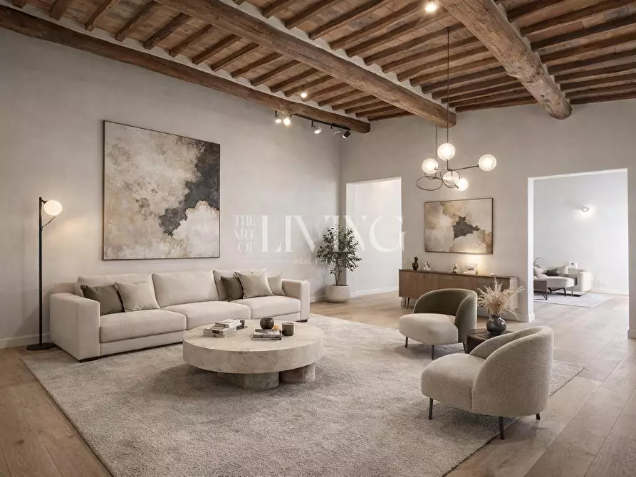 Immagine 1 di Appartamento in vendita  a Lucca
