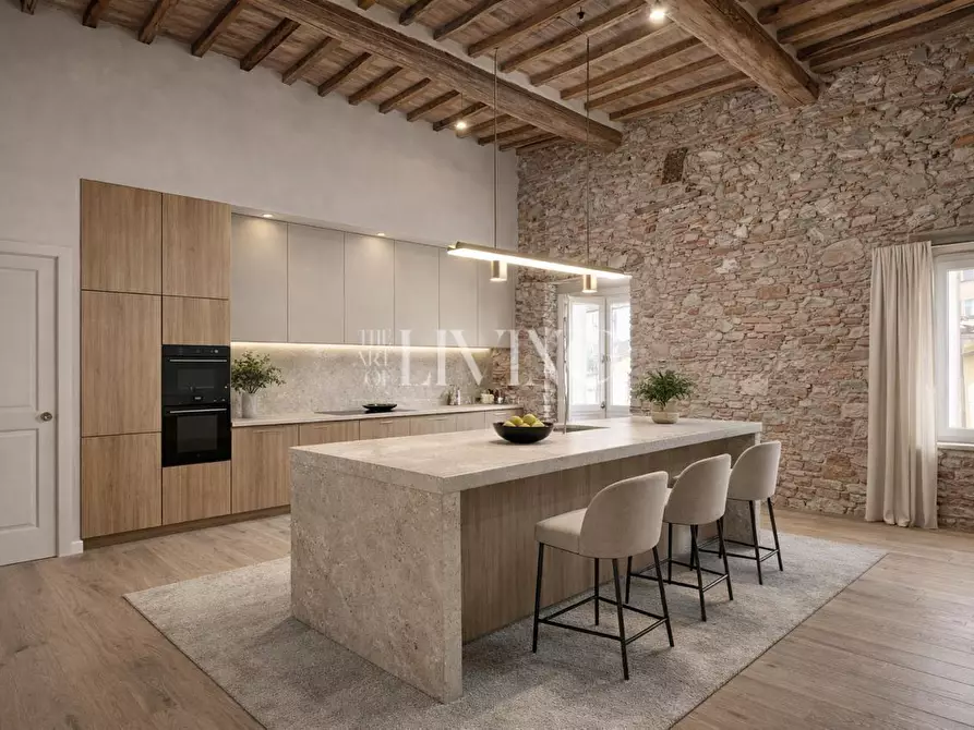 Immagine 2 di Appartamento in vendita  a Lucca