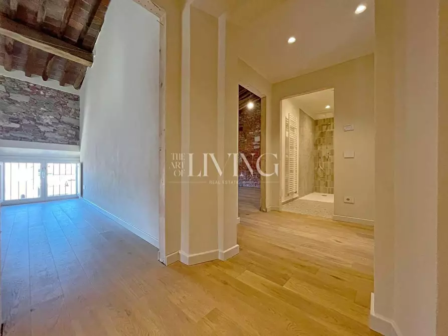 Immagine 19 di Appartamento in vendita  a Lucca