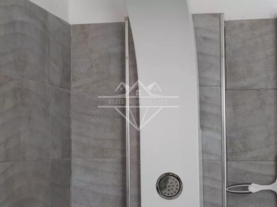 Immagine 34 di Appartamento in vendita  a Carrara