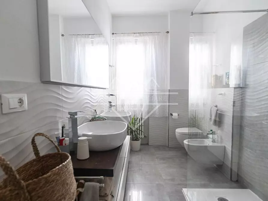 Immagine 14 di Appartamento in vendita  a Carrara